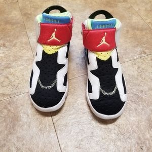 Jordan Retro 6 Little Flex